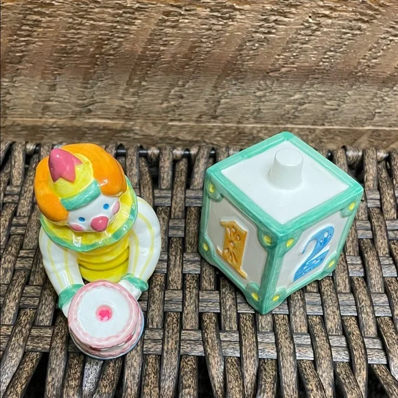 Avon Year-To-Year Birthday Candle Holder Years 1-4 Clown Ceramic 1983 VINTAGE - Picture 5 of 12